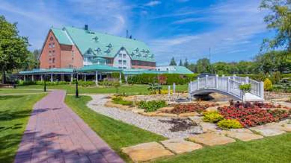 Chateau Vaudreuil Hotel And Suites