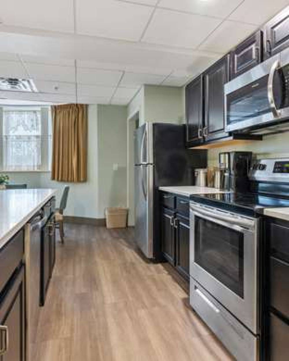Cherry Tree Inn And Suites 3