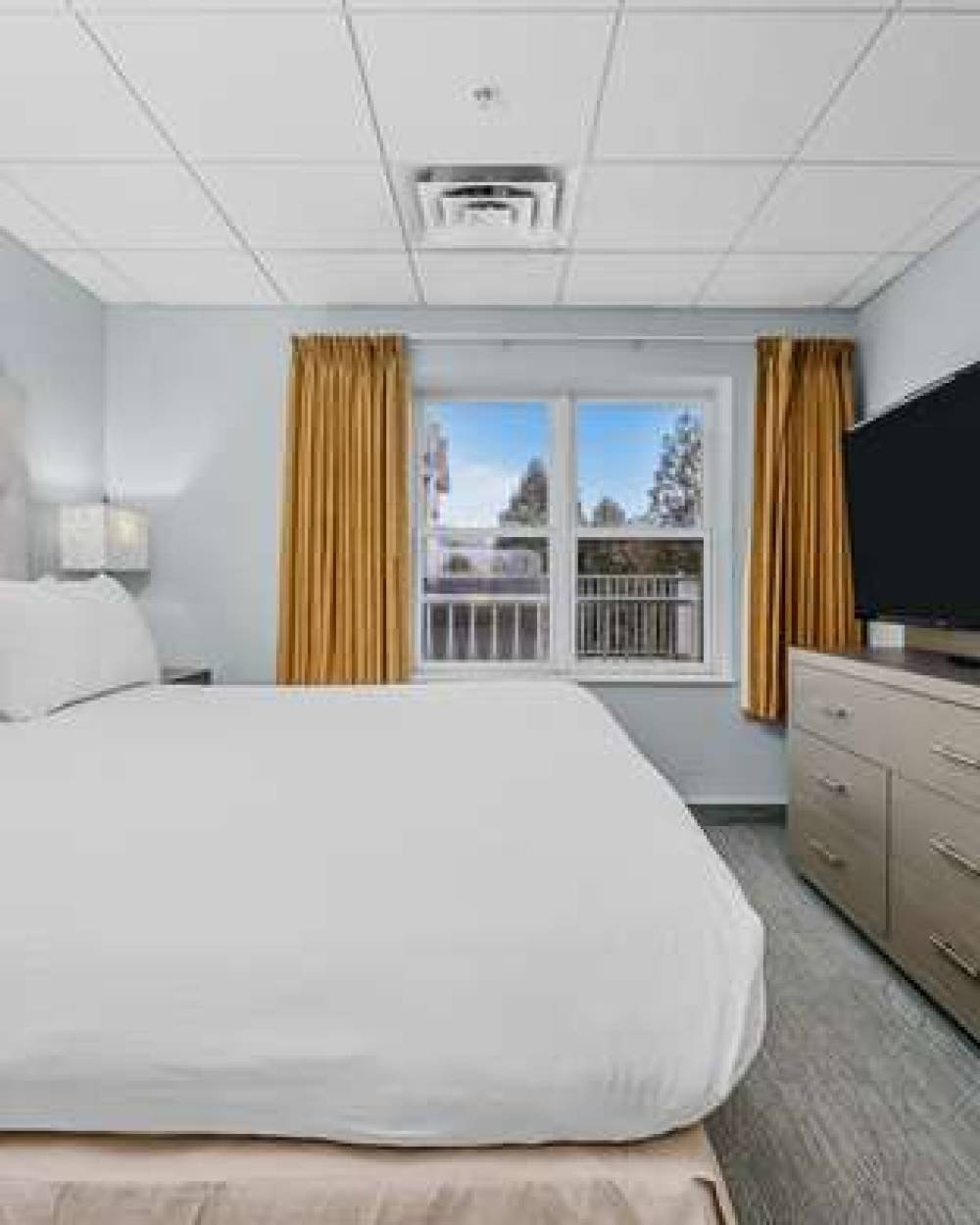 Cherry Tree Inn And Suites 4