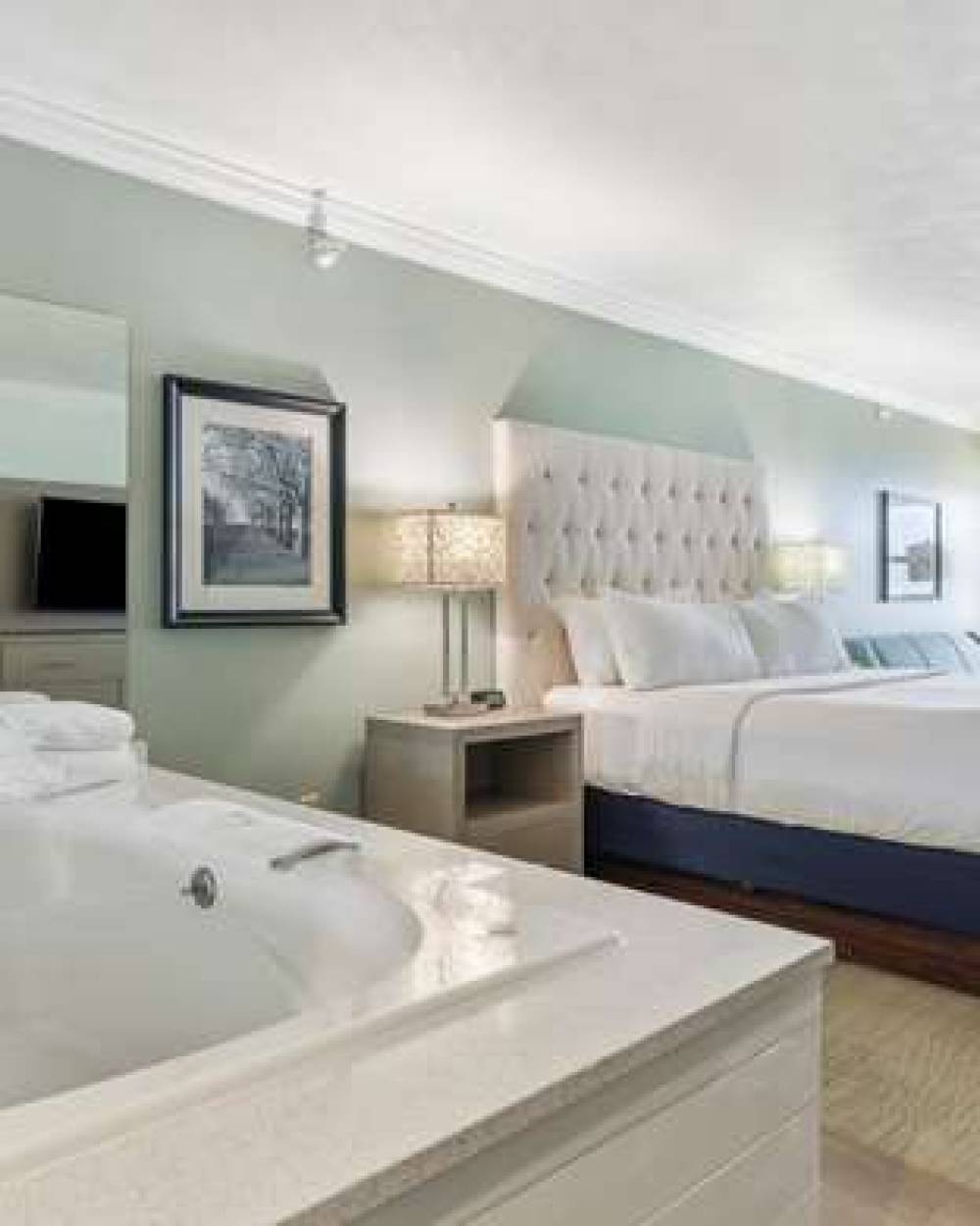 Cherry Tree Inn And Suites 8