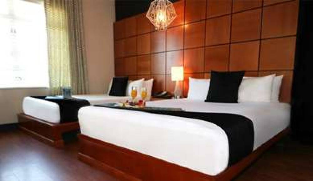CHESTERFIELD HOTEL AND SUITES 3