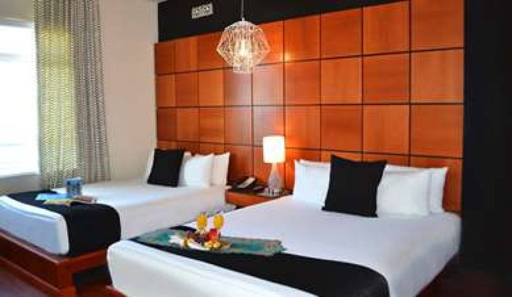 CHESTERFIELD HOTEL AND SUITES 4