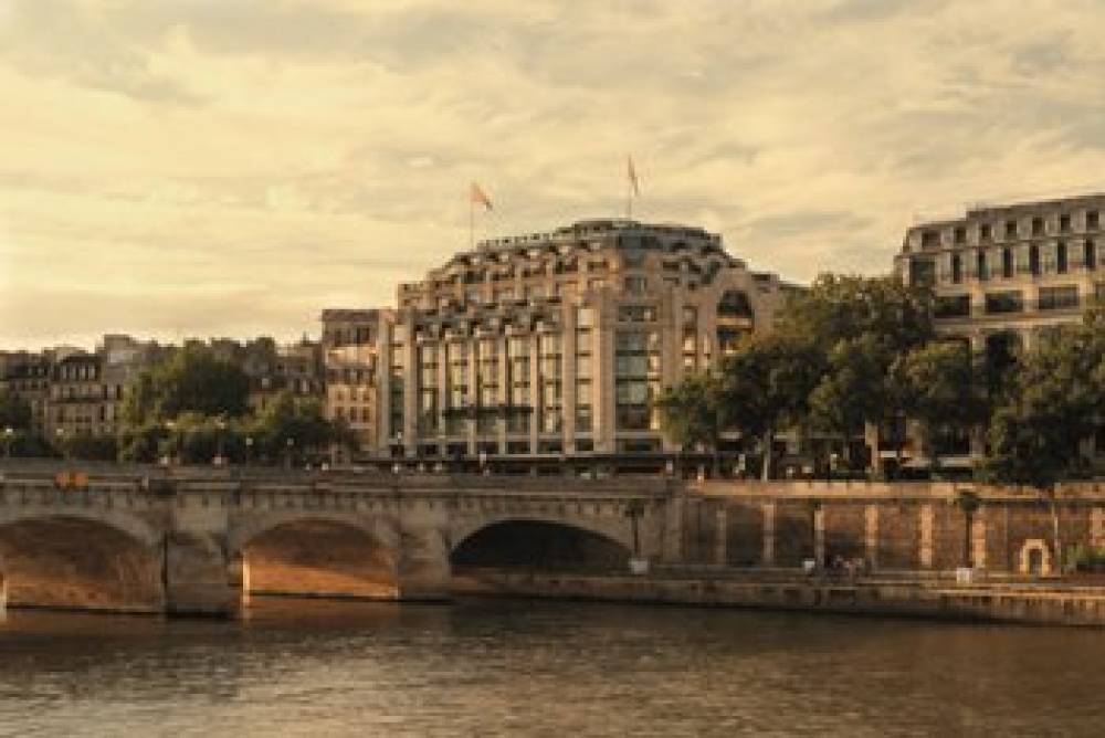 Cheval Blanc Paris 1
