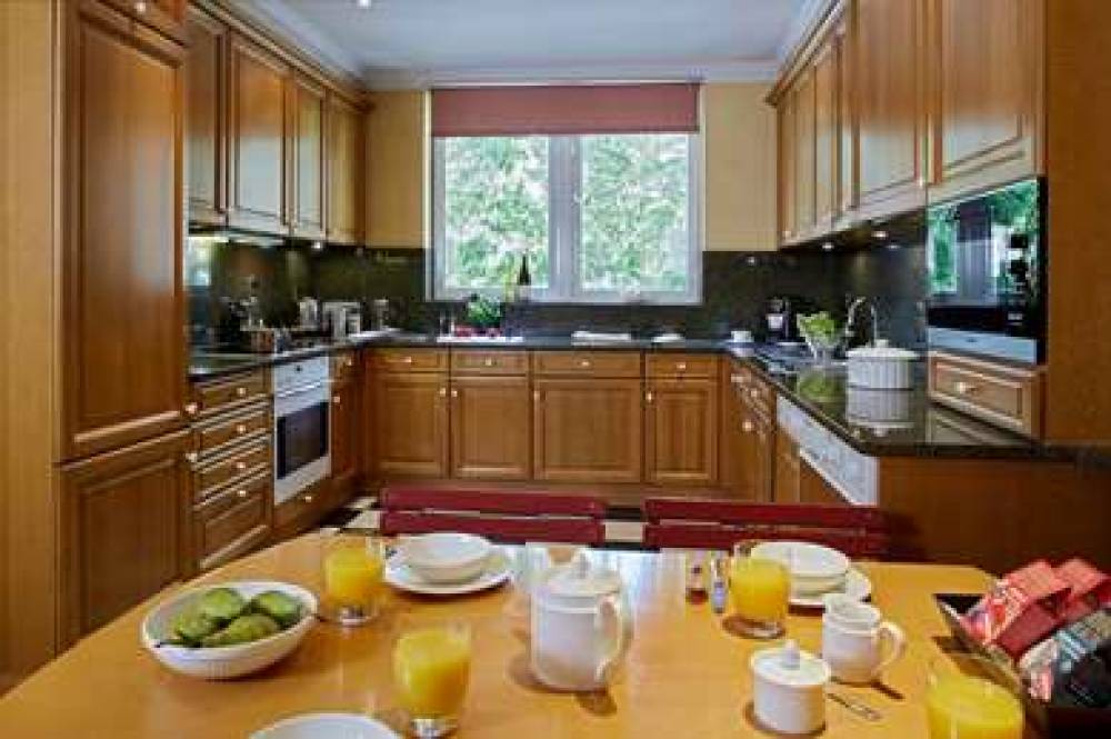 CHEVAL THORNEY COURT 7