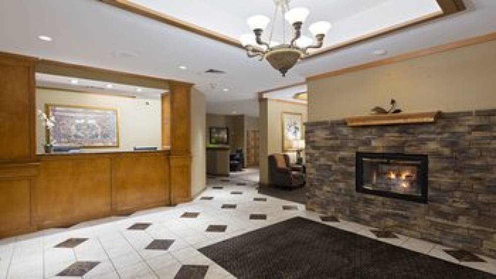 CHICAGO CLUB INN AND SUITES 9
