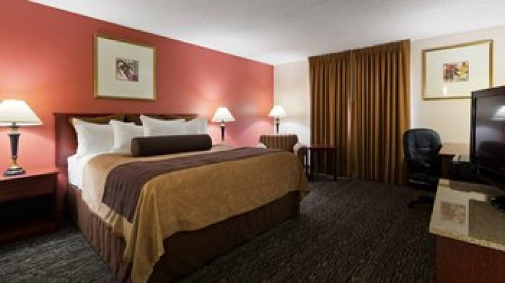CHICAGO CLUB INN AND SUITES 3