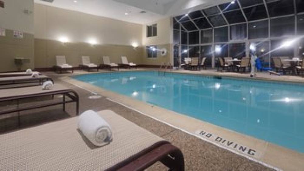 CHICAGO CLUB INN AND SUITES 5