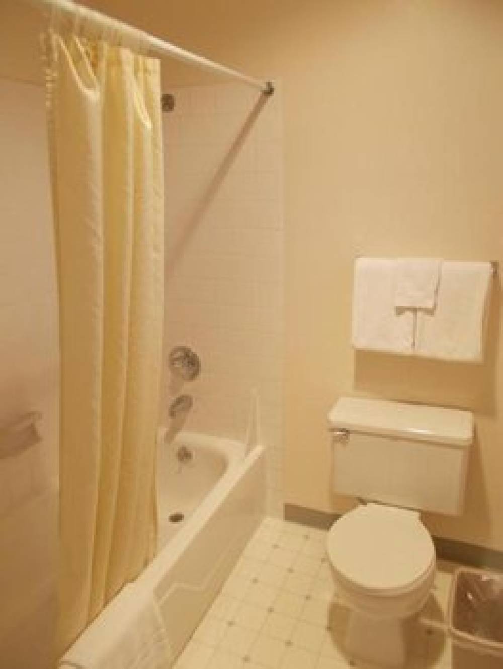 CIMARRON INN AND SUITES 7