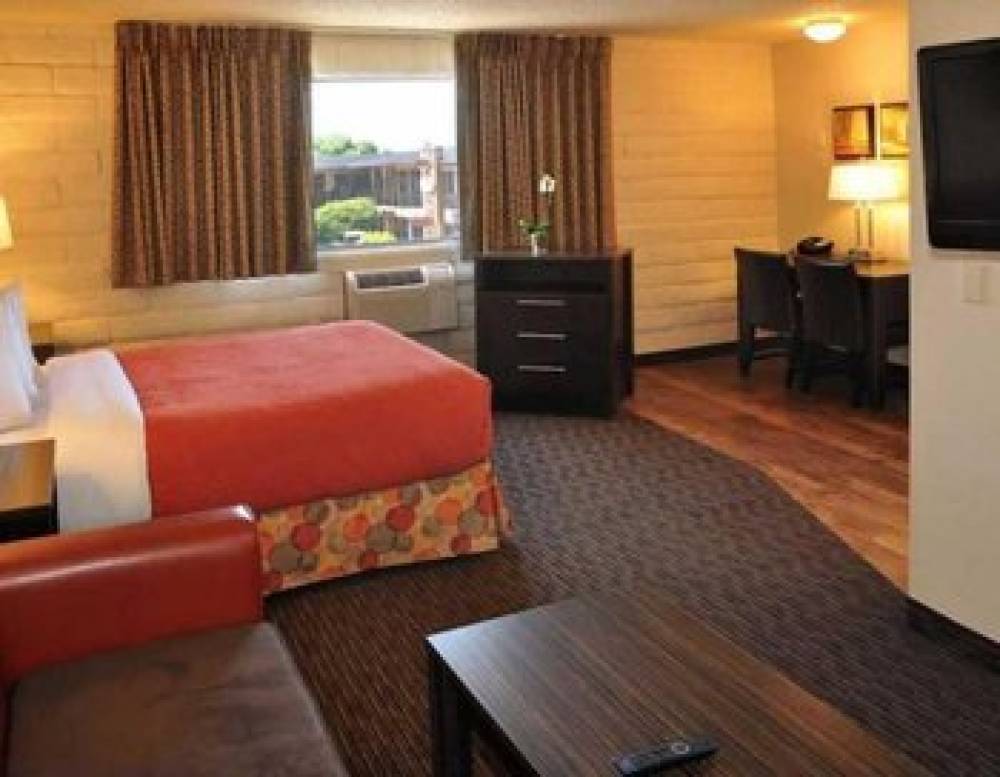 CIMARRON INN AND SUITES 8