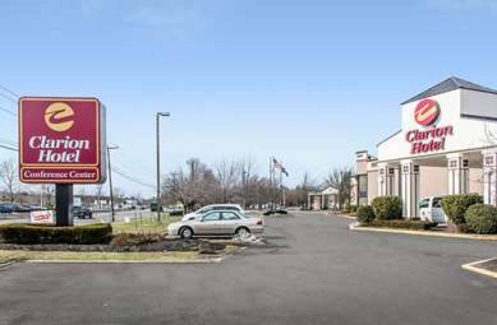 CLARION HOTEL AND CONFERENCE CENTER 7