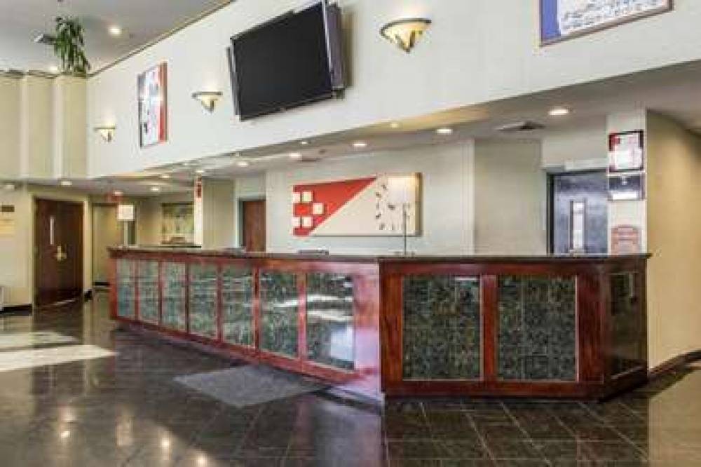 CLARION HOTEL AND CONFERENCE CENTER 3
