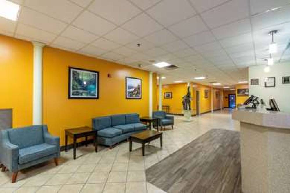 Clarion Hotel And Convention Center 8