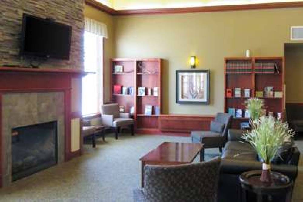 CLARION HOTEL AND SUITES NEAR PIONE 4
