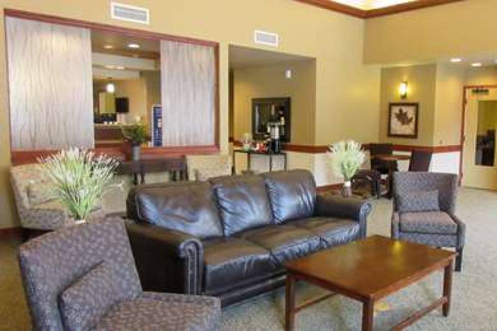 CLARION HOTEL AND SUITES NEAR PIONE 3