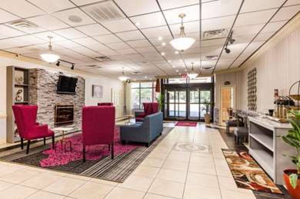 CLARION HOTEL WILLIAMSBURG I-64 10