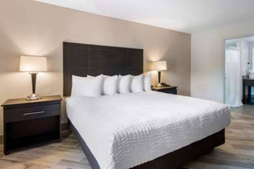 CLARION INN AND SUITES 7