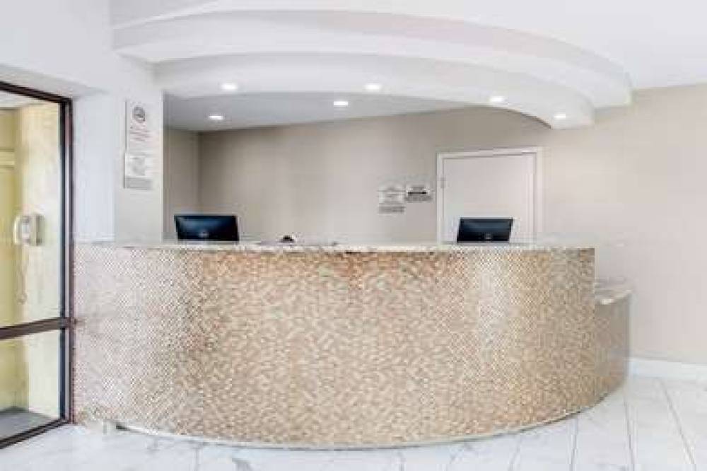 CLARION INN AND SUITES 3