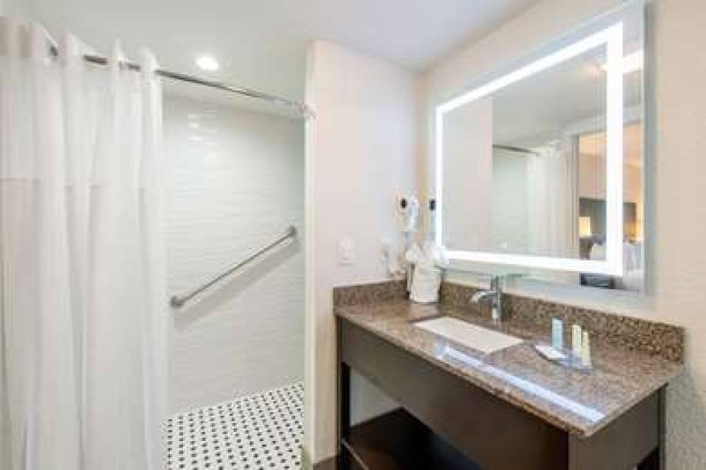 CLARION INN AND SUITES 10