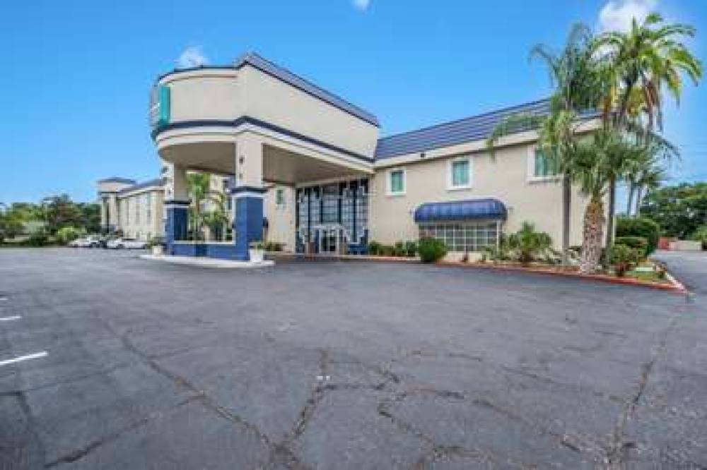 CLARION INN AND SUITES CENTRAL CLEA 5