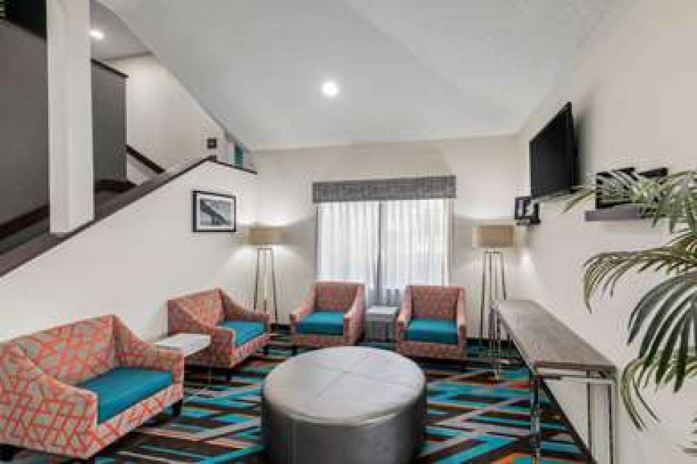 CLARION INN AND SUITES DFW NORTH 5