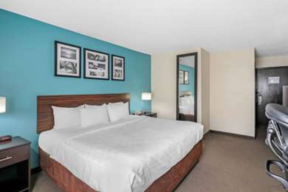 CLARION INN AND SUITES DFW NORTH 8