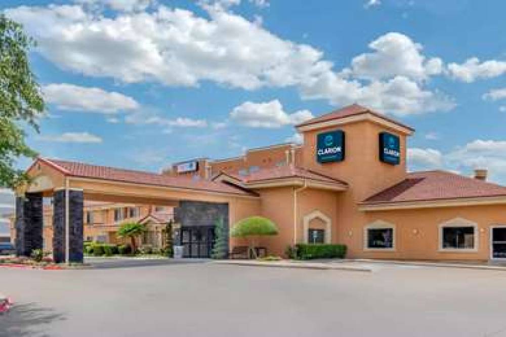 CLARION INN AND SUITES DFW NORTH 1