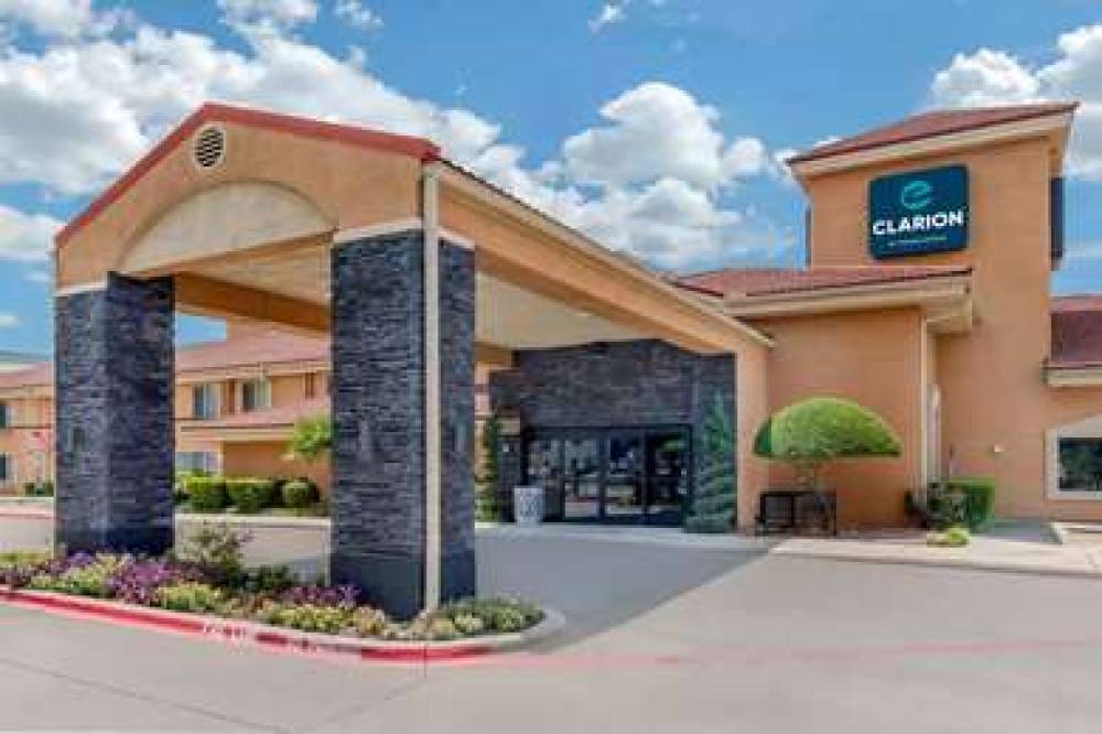 Clarion Inn And Suites Dfw North