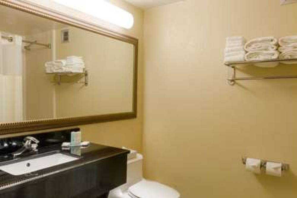 CLARION INN AND SUITES MIAMI INTERN 7
