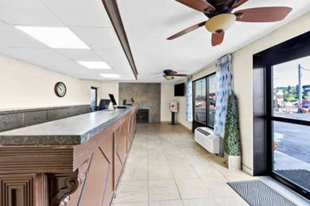 CLARION INN AND SUITES NEAR THE LEC 8