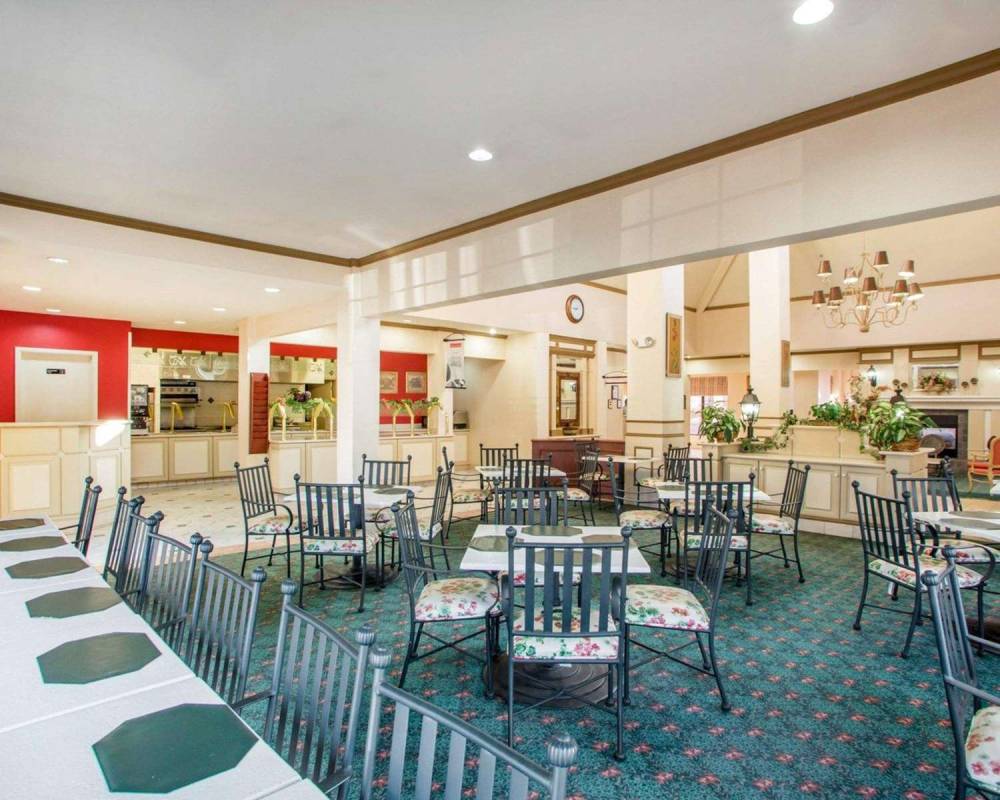 Clarion Inn 8
