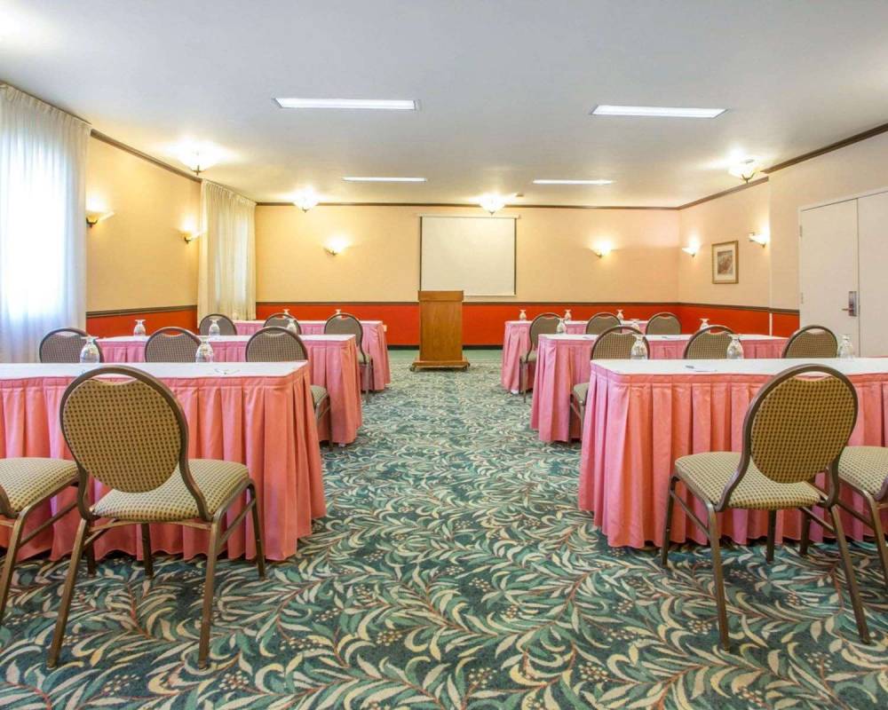 Clarion Inn 1