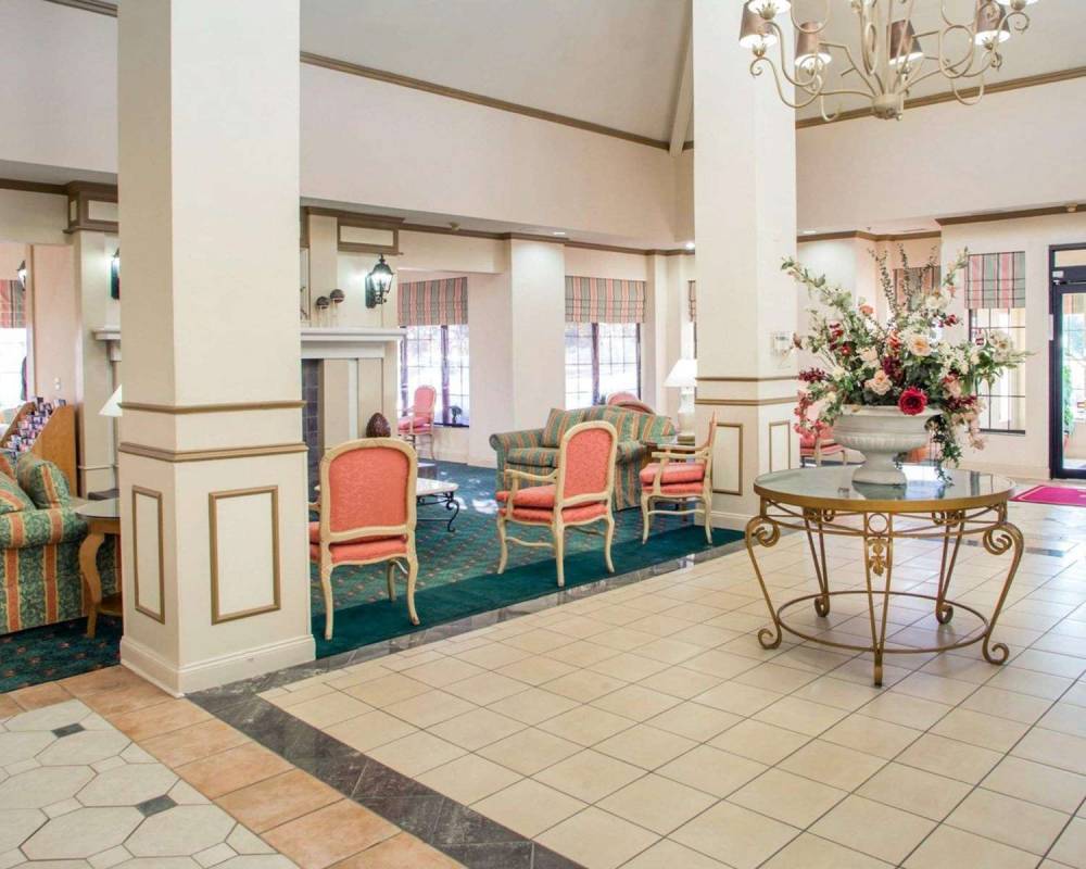 Clarion Inn 10