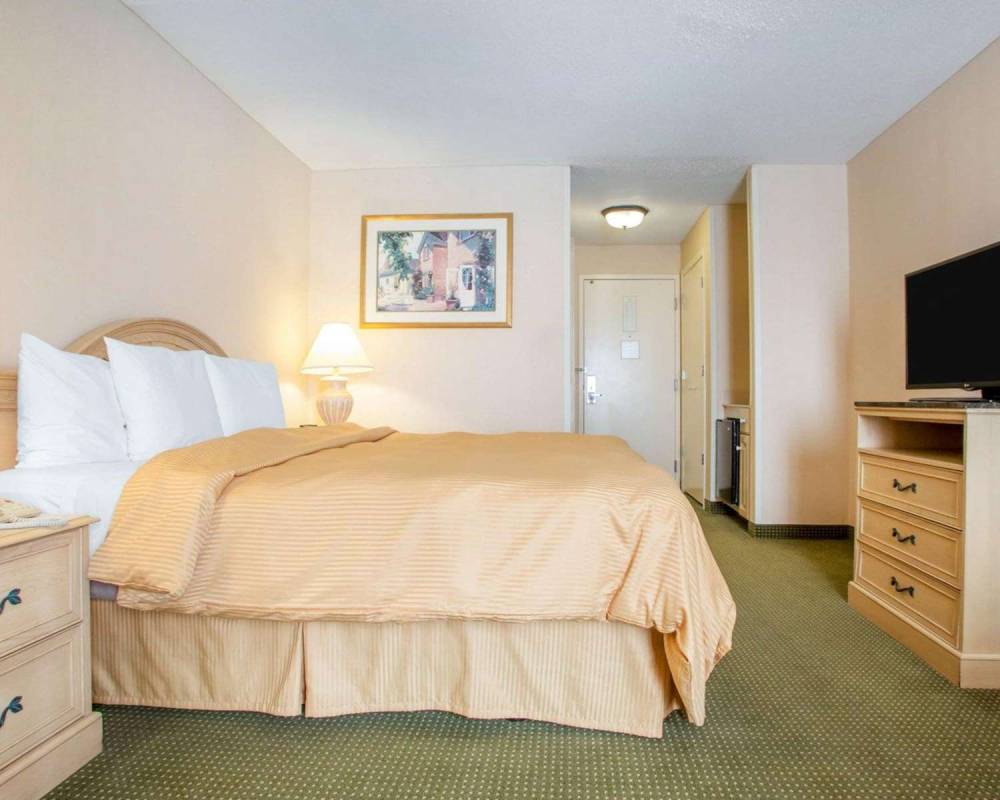 Clarion Inn 2