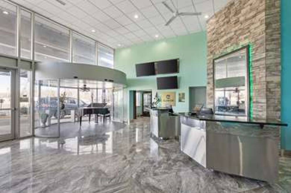 CLARION INN DES MOINES AIRPORT 6