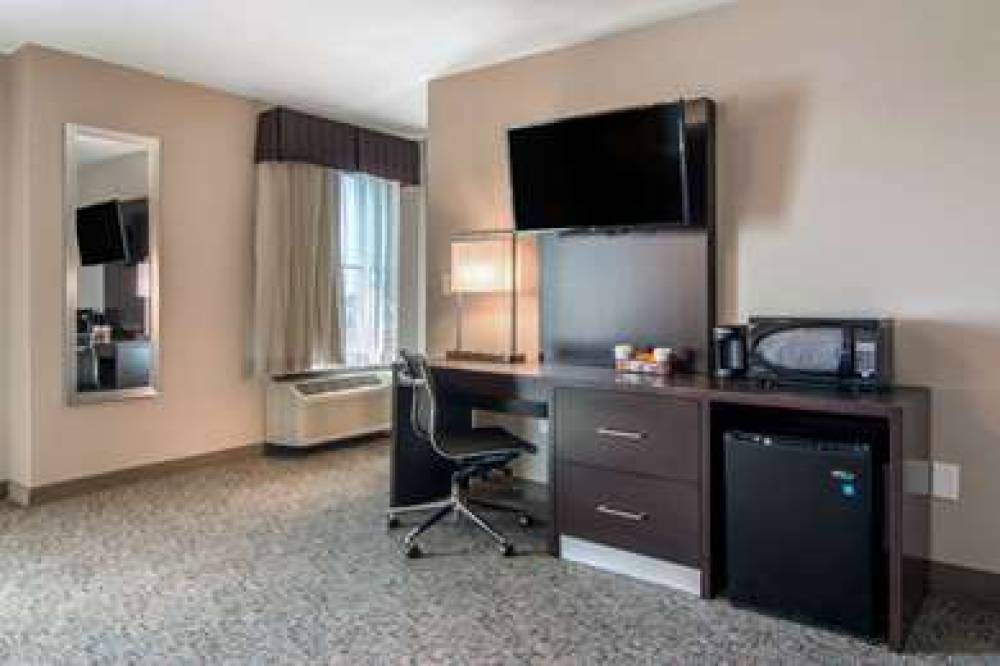 Clarion Inn & Suites Atlanta Downtown 8