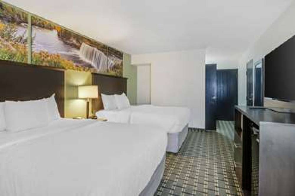 CLARION POINTE JASPER 3