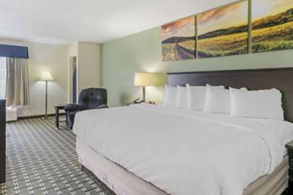 CLARION POINTE JASPER 1