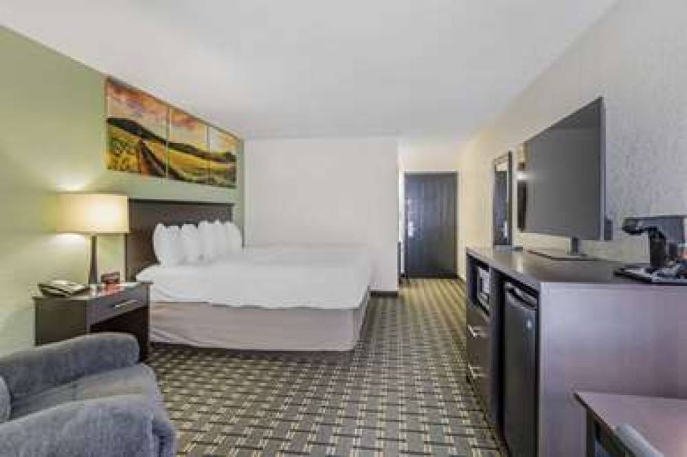 CLARION POINTE JASPER 9