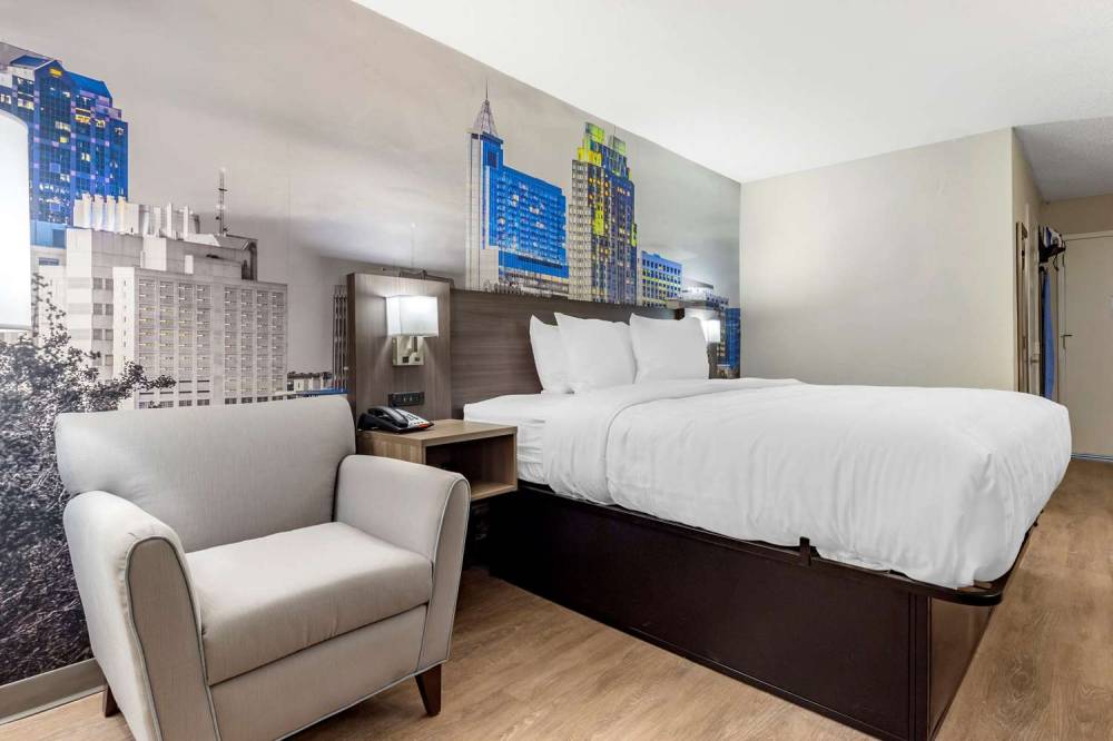 CLARION POINTE RALEIGH 5