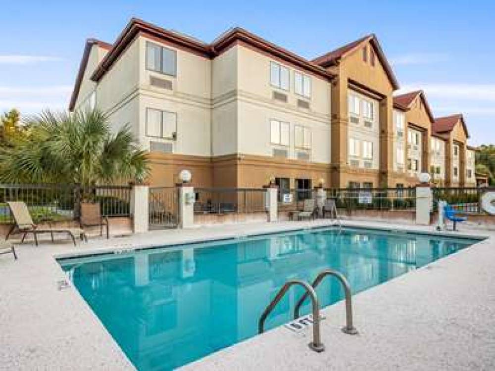 Clarion Pointe Savannah Gateway I 9