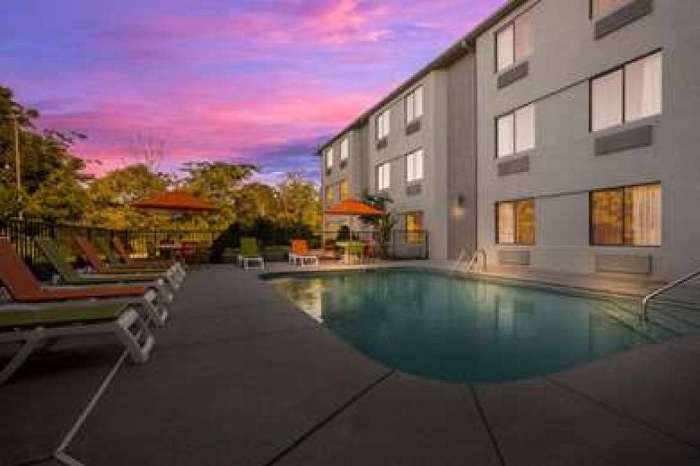 CLARION POINTE SEVIERVILLE-PIGEON F 9