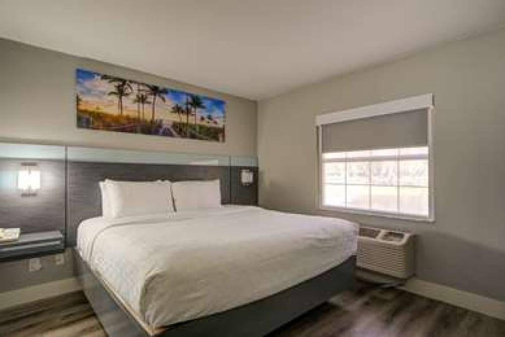 CLARION POINTE TAMPA EAST NEAR FAIR 10