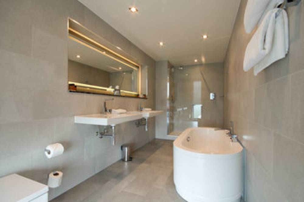 CLAYTON HOTEL CHISWICK 5