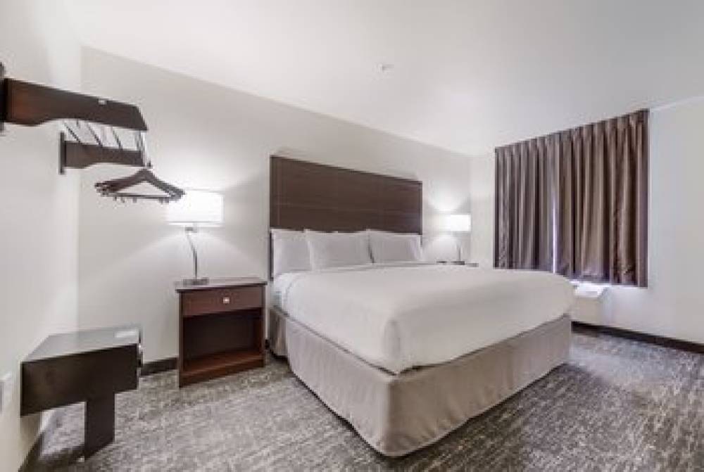 COBBLESTONE HOTEL TWO RIVERS 4