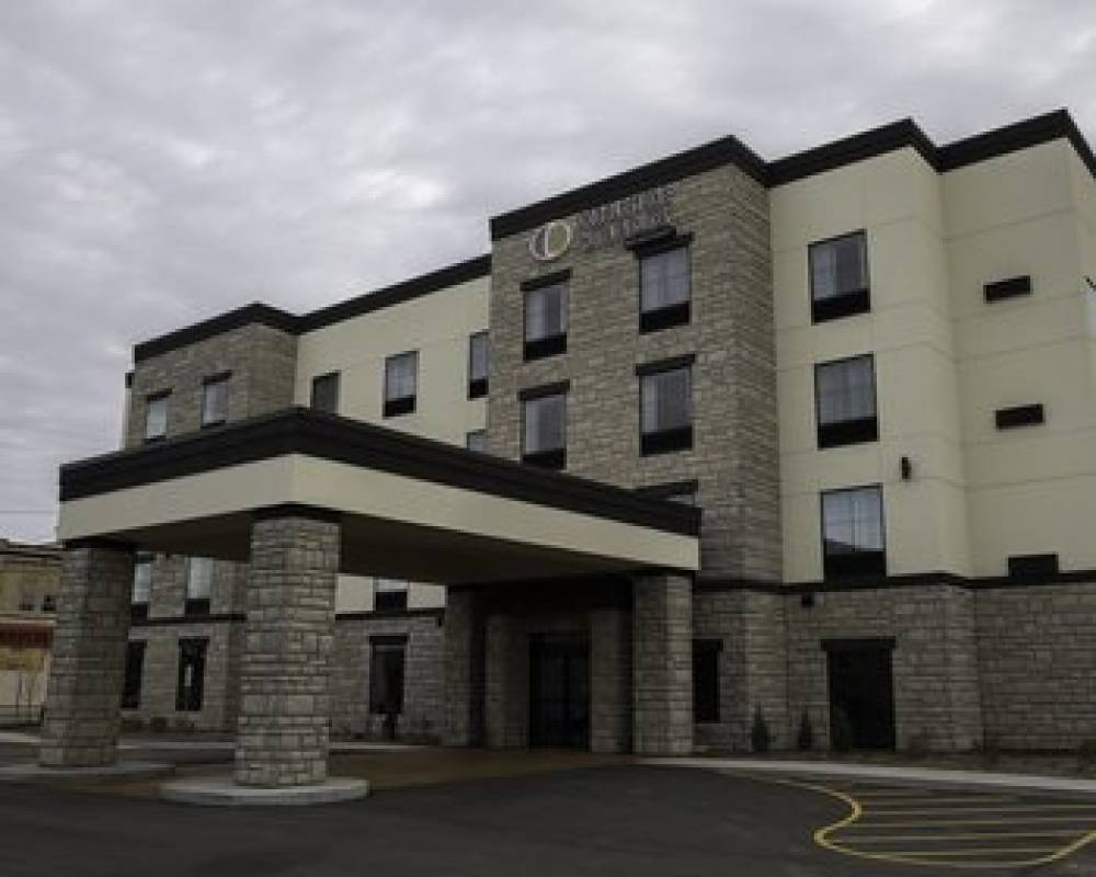 Cobblestone Hotel Two Rivers