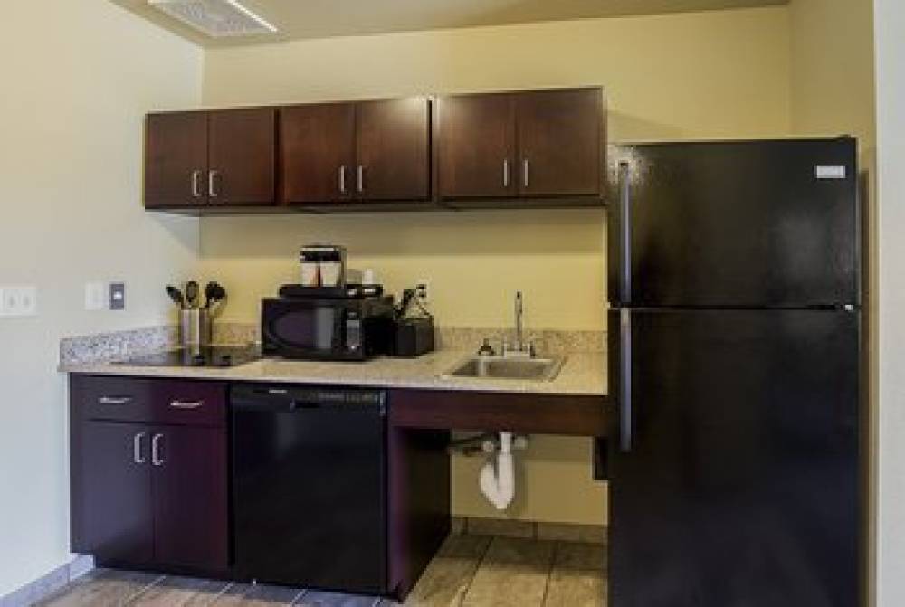 COBBLESTONE INN ALTAMONT 9