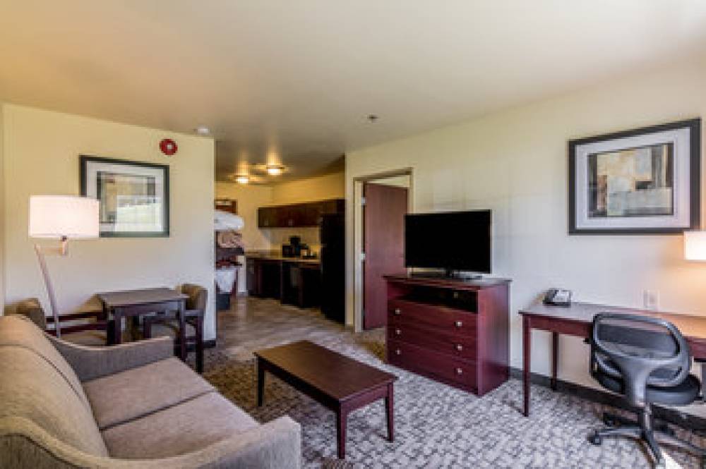 COBBLESTONE INN - BARRON 6
