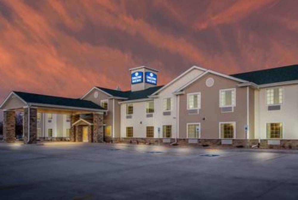 COBBLESTONE INN HOLDREGE 4