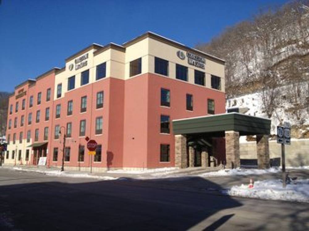 Cobblestone Inn Marquette