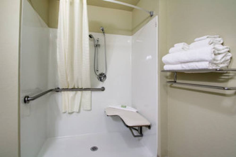 COBBLESTONE INN SCHUYLER 5
